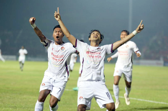 JANGAN PUAS: Pemain Persipa Pati merayakan gol yang membuat unggul terlebih dahulu atas tuan rumah Persijap Jepara.