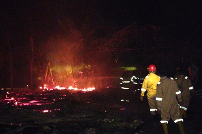 HANGUS: Kandang ayam broiler di Desa Sogo, Kedungtuban Blora  hangus terbakar, Jumat (22/9).