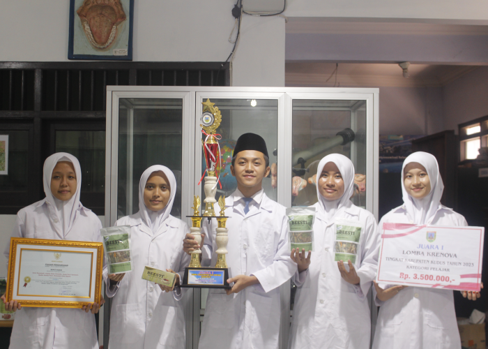 Madrasah Aliyah (MA) NU Nurul Ulum Kudus meraih juara I dua kali dalam ajang lomba kreativitas dan inovasi (Krenova) tingkat Kabupaten Kudus.