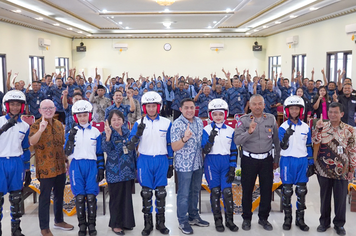 Yayasan Astra Honda Motor meresmikan fasilitas SRL Astra Honda ke-6 di SMK mitra binaan di Brebes, Rabu (20/9).