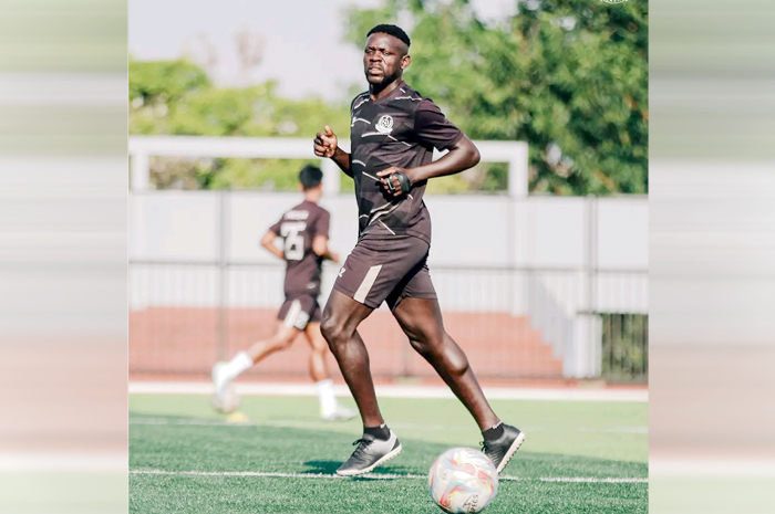 MOTIVASI LEBIH: Bek asing Persipa Jacob akan menjadi tembok kokoh di lini belakang Persipa untuk meredam serangan dari PSCS saat bermain di Stadion Joyokusumo sore ini.