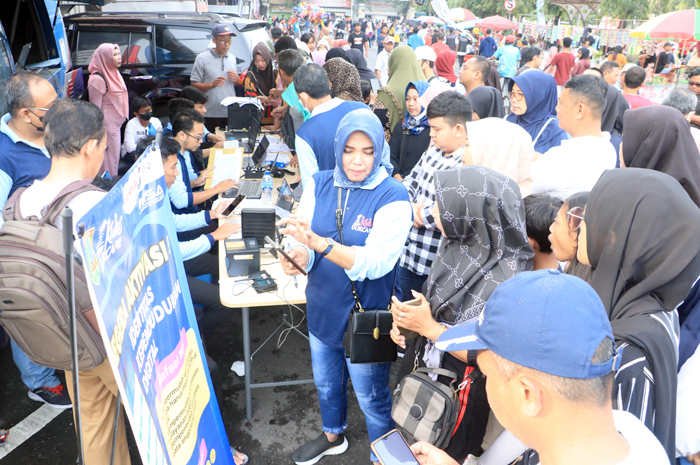 AYO BIKIN KTP: Disdukcapil Kudus mengajak pemilih pemula untuk rekam e-KTP.