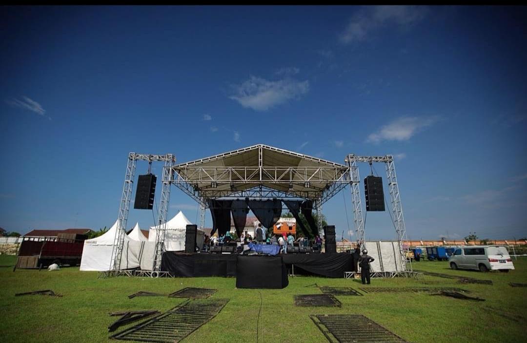 FASILITAS OLAHRAGA: Stadion Krida Rembang jadi langganan untuk penyelenggaraan konser musik.