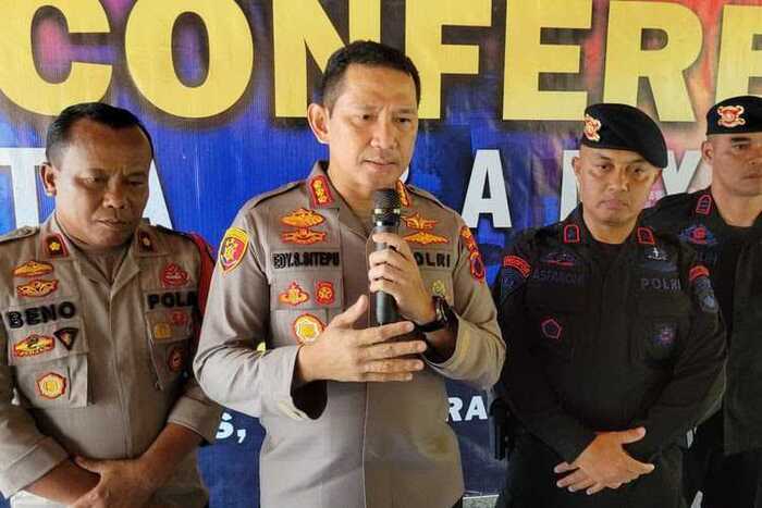 Kapolresta Banyumas Kombes Edy Suranta Sitepu saat memberikan keterangan