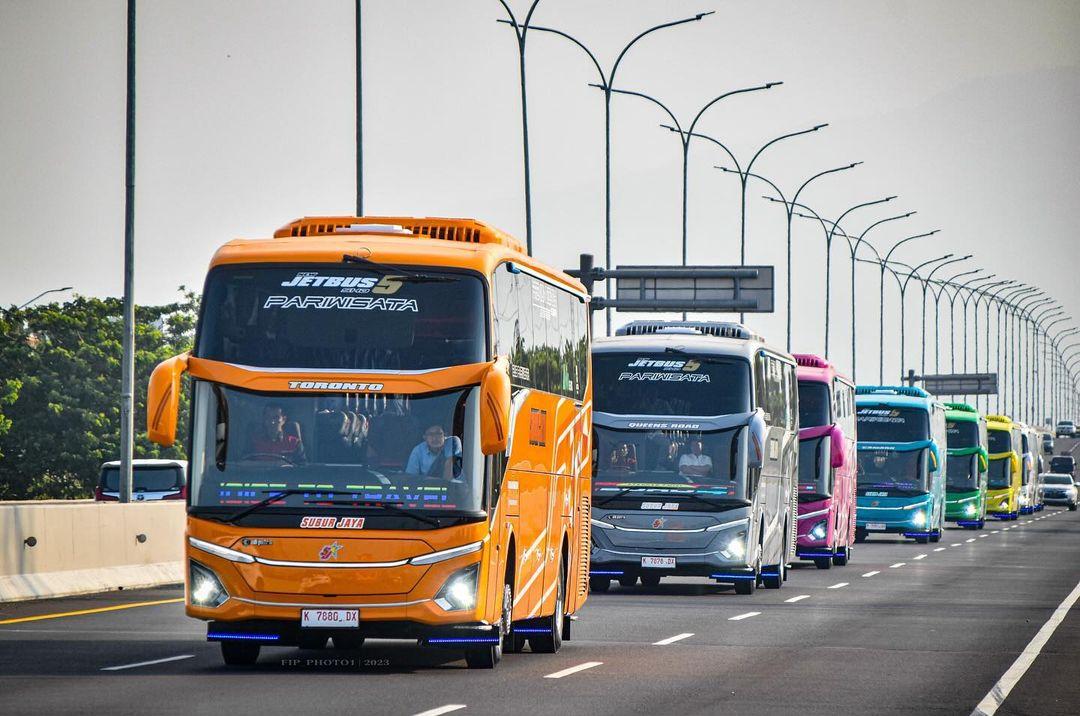FRESH: Iring-iringan bus terbaru dari PO Subur Jaya yang dirilis Jumat (13/10).