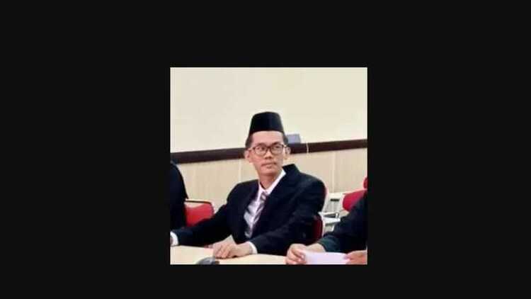 Mahasiswa UNSA Almas Tsaibbbirru Re A mengajukan gugatan terkait syarat pendaftaran capres-cawapres ke Mahkamah Konstitusi