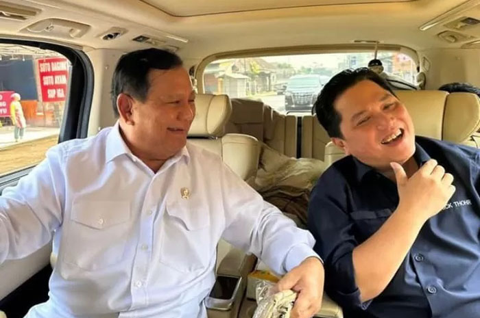 Erick Thohir mengunggah foto dirinya bersama dengan Prabowo Subianto, yang disertai dengan caption Selamat ulang tahun.