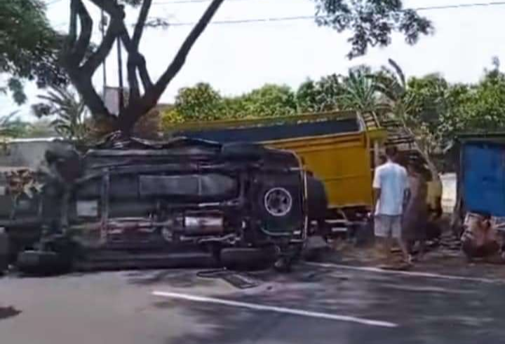 kecelakaan maut terjadi di Jalan Demak-Kudus hari ini, Sabtu (21/10) sekitar pukul 11.56 WIB.