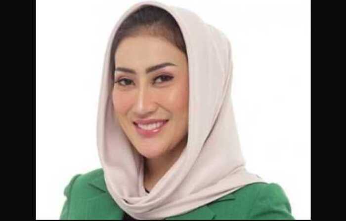 Calon legislatif (Caleg) dari Partai Persatuan Pembangunan (PPP) Rina Fitri