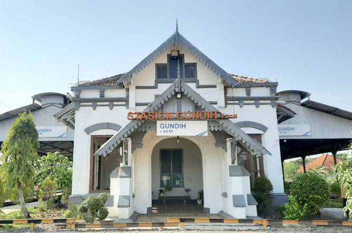 CAGAR BUDAYA: Keindahan Stasiun Gundih yang ada di Kecamatan Geyer, sudah ditetapkan sebagai cagar budaya.