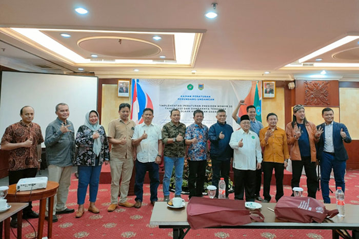 KAJI BERSAMA: Anggota DPRD Kudus mengikuti kajian Perpes Nomor 53 Tahun 2023 Senin (3/10) hingga Rabu (1/11).