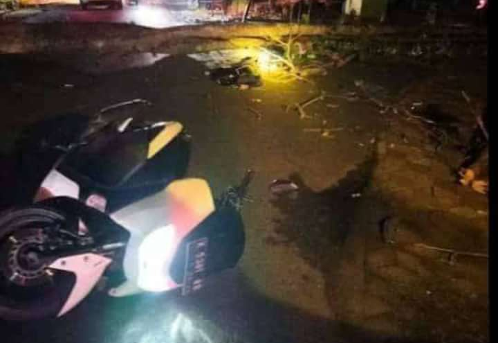 Pemotor yang tewas tertimpa pohon tumbang di Desa Padurenan Rt. 01 Rw. 01 Kec. Gebog Kab. Kudus