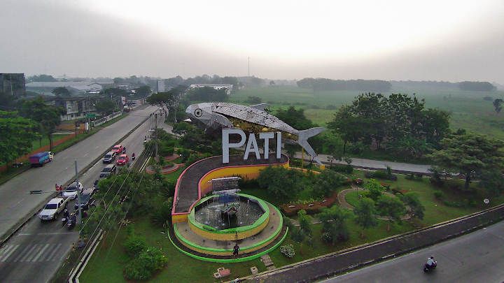 Tugu Bandeng Kabupaten Pati