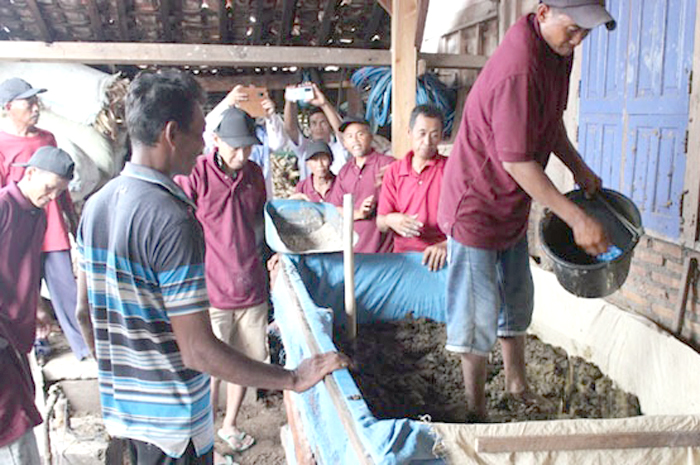 SERENTAK: Launching pembuatan pupuk organik di salah satu desa yang berada di Kabupaten Blora.