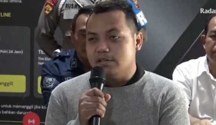Mukti Wibowo,sales atau staff marketing penjualan mobil honda kini jadi tersangka kasus Honda Brio tabrak pengunjung-eskalator Mall Paragon Semarang