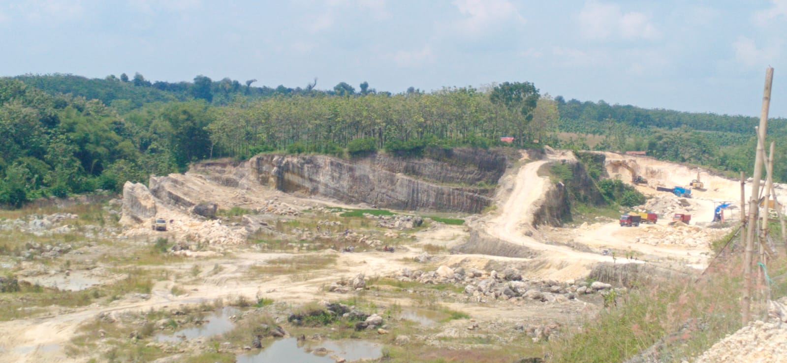 TERTIB: Salah satu aktivitas penambangan galian C di Kabupaten Grobogan.