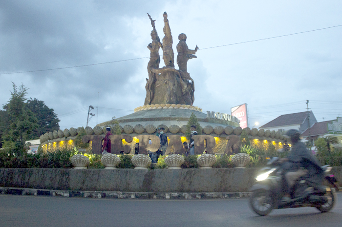 TOKOH PEREMPUAN: Patung Tiga Wanita Jepara terdiri dari RA Kartini, Ratu Kalinyamat, dan Ratu Shima. Setelah Ratu Kalinyamat menjadi pahlawan nasional, kini sejarah Ratu Shima ditelusuri.