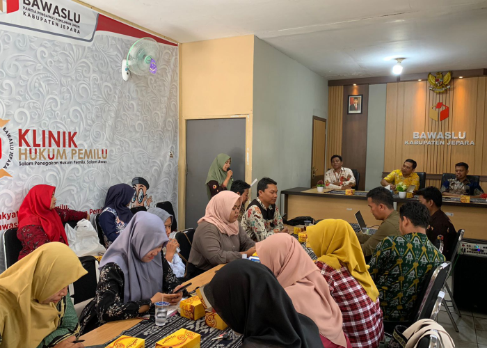 Bawaslu Jepara berkomitmen meningkatkan pelayanan informasi pasca mendapat predikat lembaga Informatif dari Bawaslu RI.