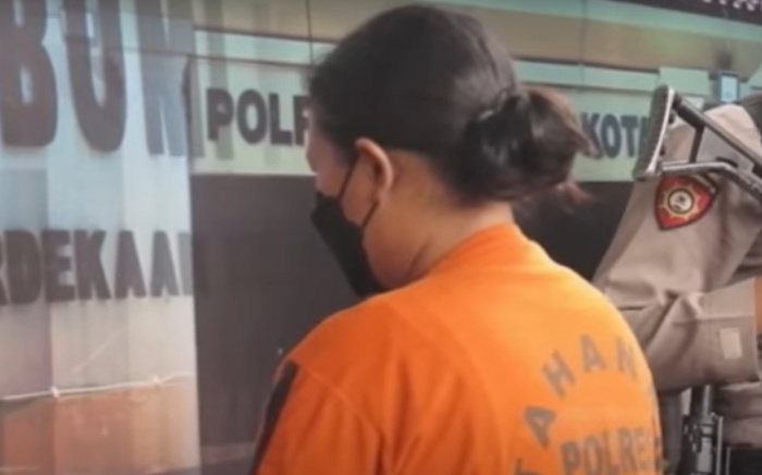 PS ibu rumah tangga di Sukabumi membunuh penagih hutang