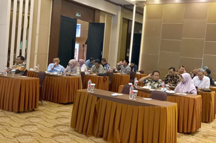 ARAH KEBIJAKAN: DPRD Kudus menggelar workshop bertemakan Sinkronisasi Kebijakan Legislatif dan Eksekutif bersama PPSDM USM.