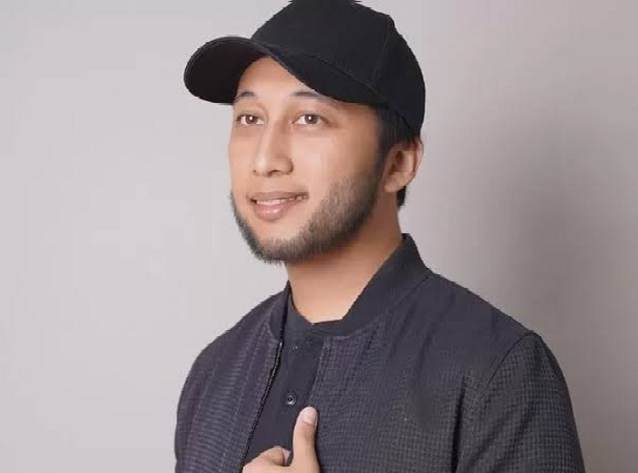 Alif Teega, influencer asal Malaysia yang melakukan poligami saat istrinya, Aisyah Hijanah tengah hamil 5 bulan.