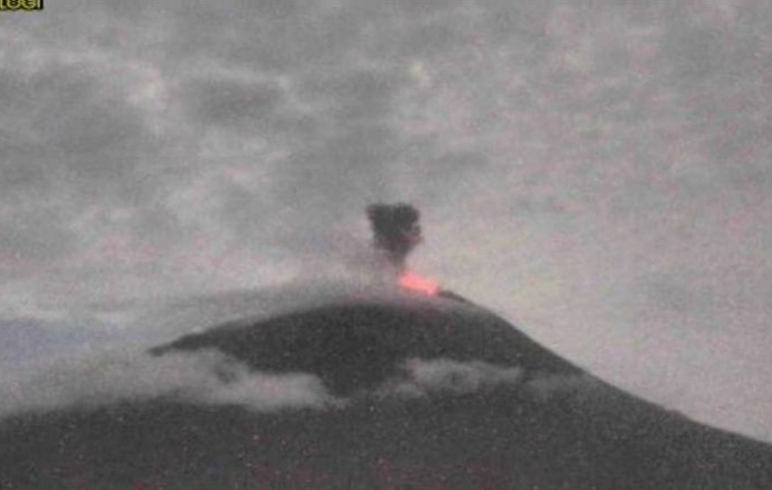 Erupsi Gunung Ile Lewotolok