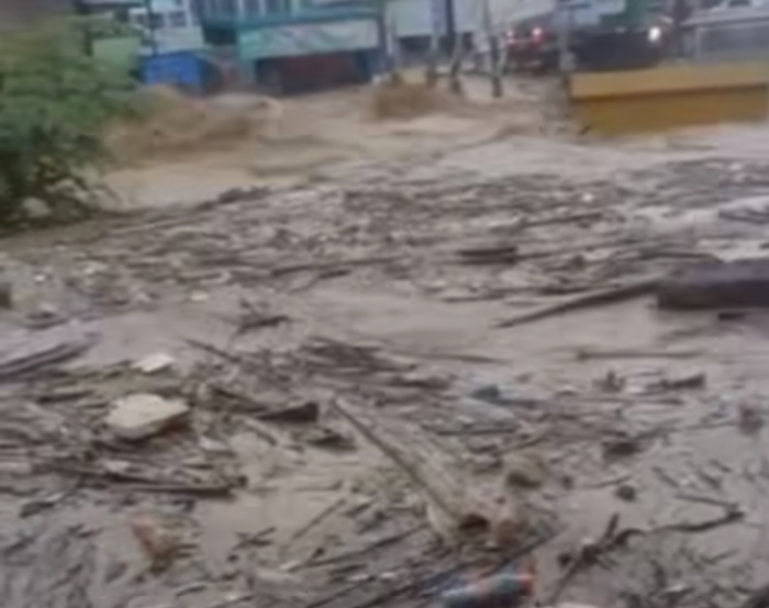 Banjir di wilayah Desa Sukolilo, Kecamatan Sukolilo, Kabupaten Pati, sore tadi. Selasa (5/12).