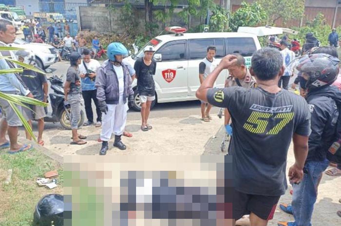 Kecelaan maut libatkan&nbsp;KBM Daihatsu Grand Max Blind Van dengan&nbsp;Honda PCX di Jalan Raya Jepara &ndash; Kudus, Selasa (5/12).