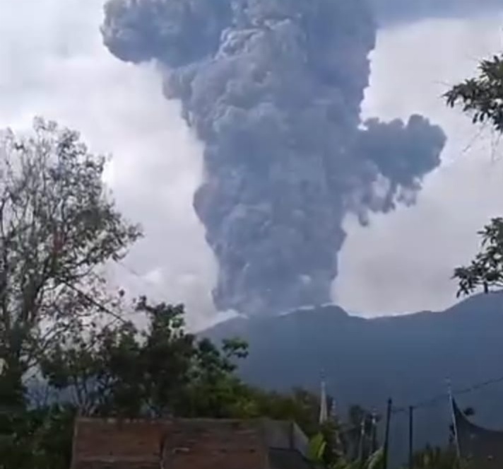 Erupsi Gunung Marapi di Sumatera Barat