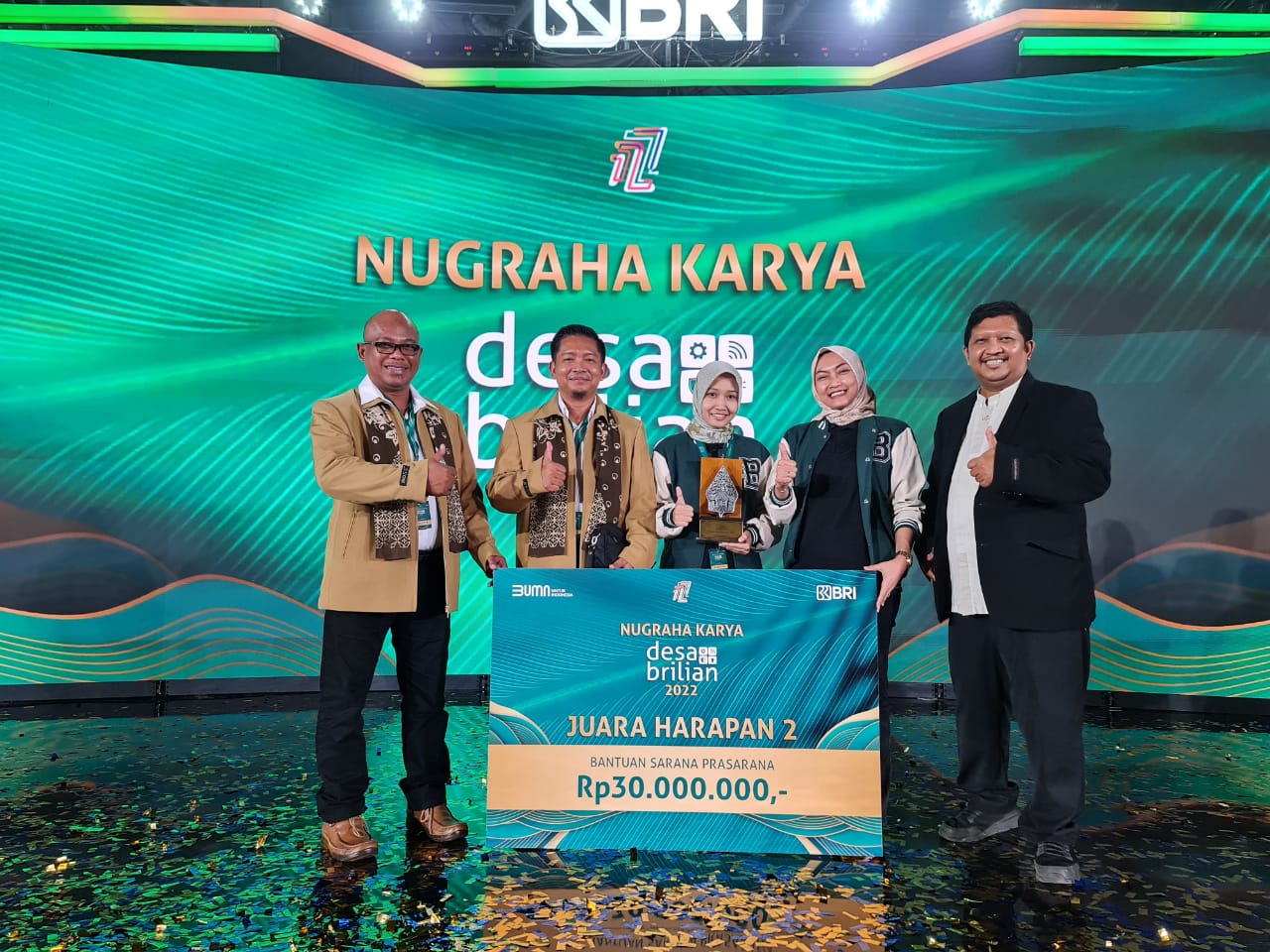 SANG JUARA: BUMDes Sapto Karyo Manunggal menjadi juara Harapan II atau juara V dalam penghargaan Nugraha Karya Drsa BRILian 2022 se-Indonesia.