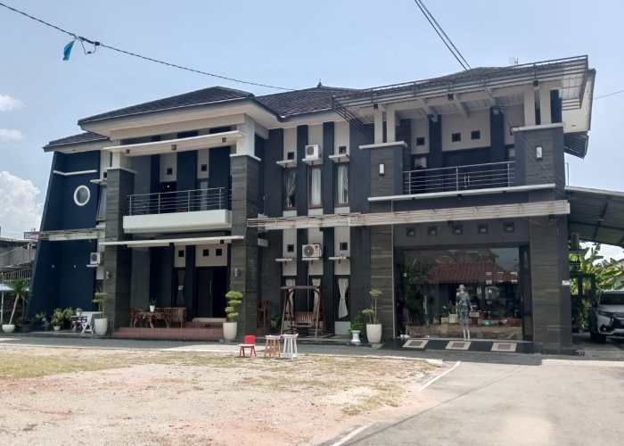 DIGELEDAH: Rumah mewah milik pengusaha alsintan berinisial E yang  berlokasi di RT 2 RW 4, Desa Winong, Kecamatan/Kabupaten Pati digeledah KPK baru-baru ini.