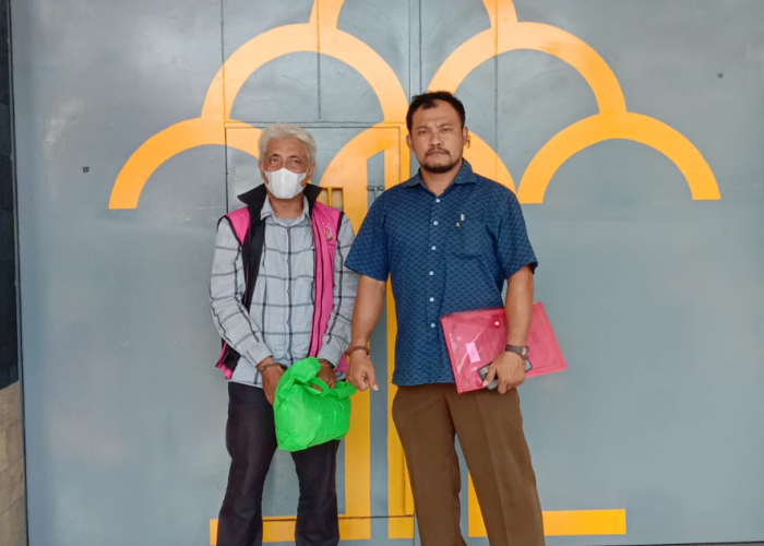 DITAHAN: Kades Kandangan Nurwanto Eko Putro ditahan di Lapas Purwodadi atas dugaan kasus korupsi APBDes 2020-2021 setelah pelimpahan dari Polres ke Kejari Grobogan pada Kamis (21/12).