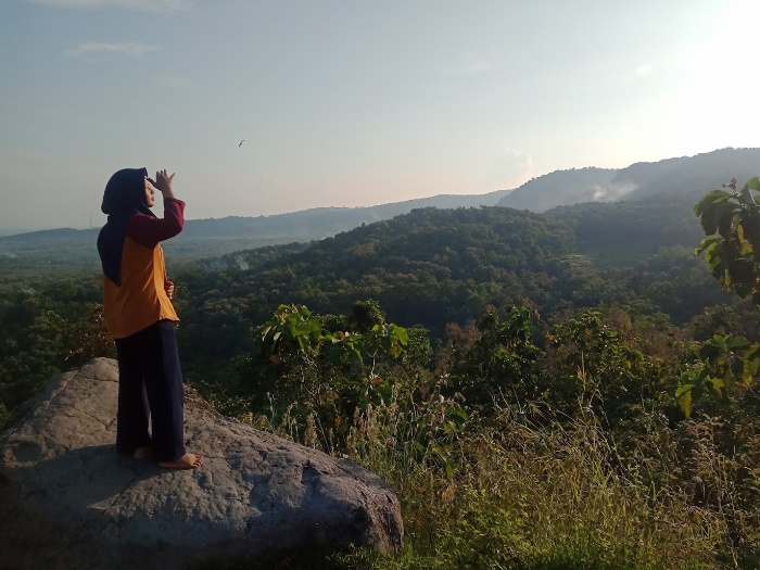 LOKASI: Wisata Watu Congol Lasem.