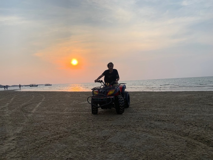 LOKASI: Wisata Pantai Karang Jahe.
