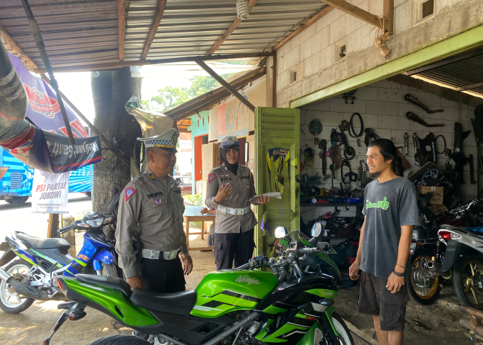 SOSIALISASI: Polres Jepara menggelar sosialisasi terkait penggunaan knalpot brong kepada sejumlah bengkel sepeda motor maupun bengkel knalpot yang berada di wilayah Kabupaten Jepara, Kamis (4/1/2024).