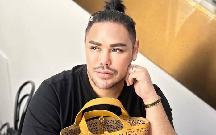 SOSOK: Ivan Gunawan mengumumkan mundur dari program acara Brownis Trans TV.Selasa (9/1).
