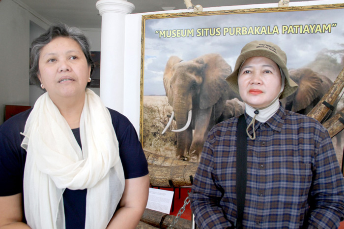 KETERANGAN: Anggota Komisi X DPR RI yang juga Wakil Ketua MPR RI Lestari Moerdijat (kiri) bersama Ketua Tim Peneliti Patiayam dari Center for Prehistory and Austronesian Studies (CPAS) Retno Handini.