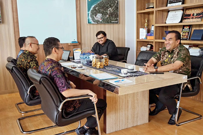 LOBI TINGKAT NASIONAL: Bupati Blora Arief Rohman (kanan) mengunjungi Kementerian Perdagangan RI.