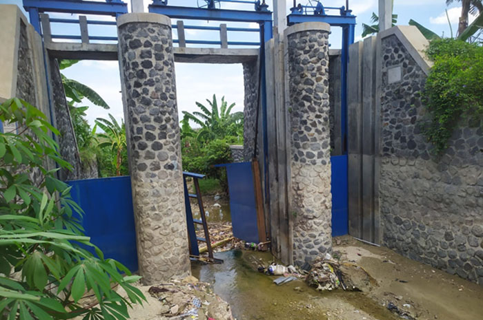 RUSAK: Pintu Air Waduk Kenteng, Desa Kenteng Kecamatan Toroh, rusak kemarin.