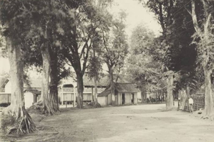 Stasiun Kereta Api di Puri, Pati 1905. Koleksi Leiden University Libraries