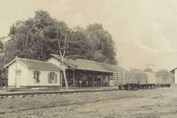 Stasiun Kereta Api Puri, Pati 1905. Koleksi Leiden University Libraries