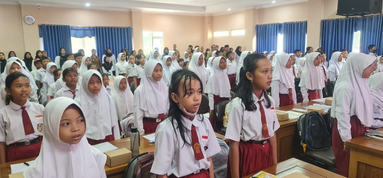 BERSEMANGAT: Ribuan siswa SD di Kabupaten Blora mendapatkan pembekalan dari Dinas Pendidikan untuk menghadapi OSN.