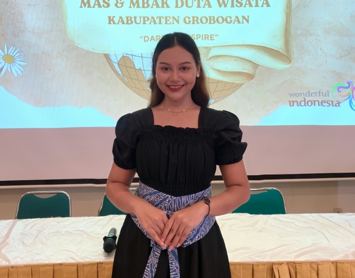 SOSOK: Eva Putri Verdiana, Penyanyi Cantik Asal Grobogan.