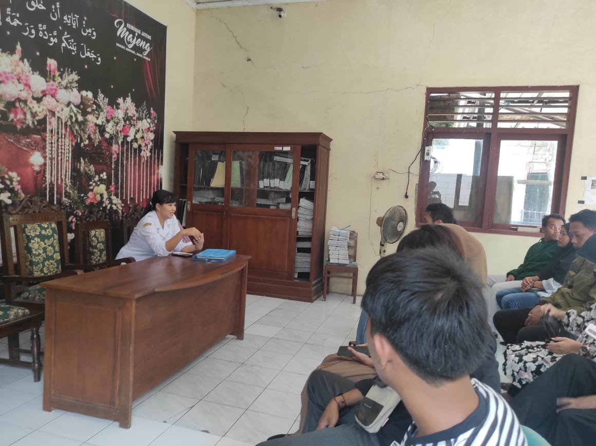 KONSUL: Puskesmas Penawangan saat melakukan konseling ke para catin di KUA.