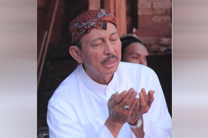 Ketua&nbsp;YM2SK KH Em Nadjib Hasan