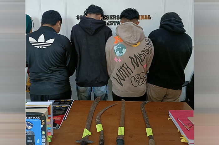 DIAMANKAN: Pemuda tawuran diamankan di Mapolresta setempat, Rabu (14/2).