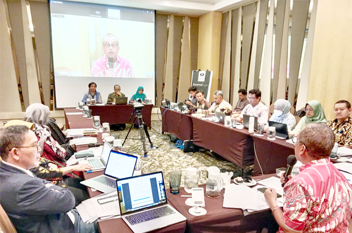 PAPARAN: Tim Arsip Nasional Republik Indonesia (ANRI) paparan arsip lawas batik tulis lasem untuk diusulkan MKB