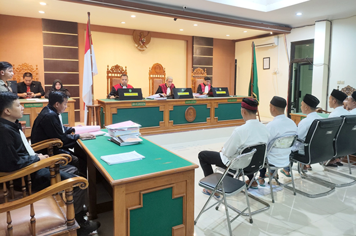 PUTUSAN: Lima terdakwa perkara pengeroyokan anggota TNI diputus oleh majlis hakim PN Purwodadi 1 tahun 10 bulan, Jumat (1/3).