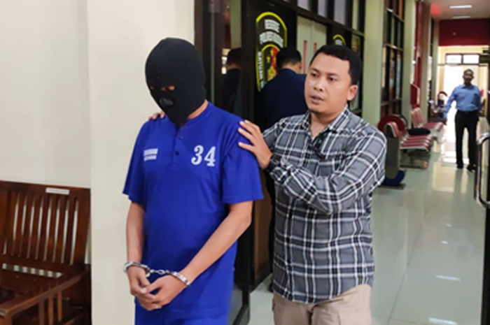 DIBEKUK: Polres Kudus menggelar perkara kasus dugaan penipuan umroh di Mapolres Kudus.    &nbsp;
