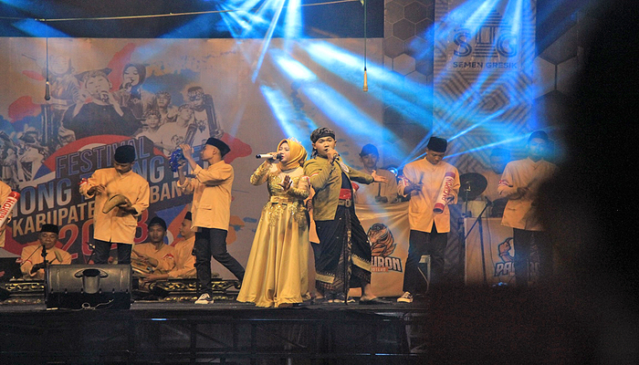 SEMARAK: Peserta festival tong-tonglek 2023 berlangsung semarak. Rencana tahun ini akan dimeriahkan Defarina Indra dan Fallden.
